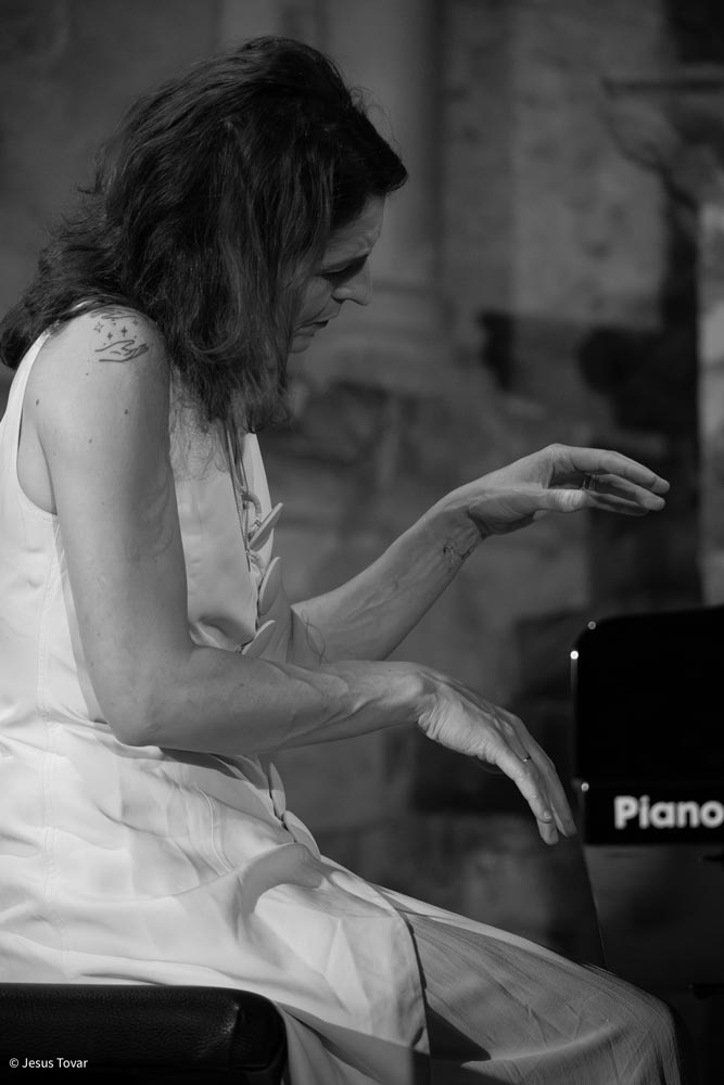 Vanessa-Wagner8